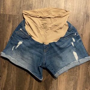 Maternity shorts